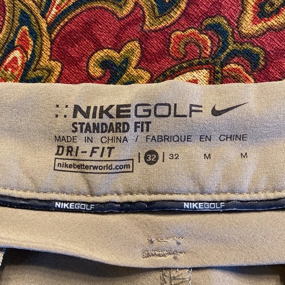 Nike Golf. Waist 32 - Picture 3 of 3